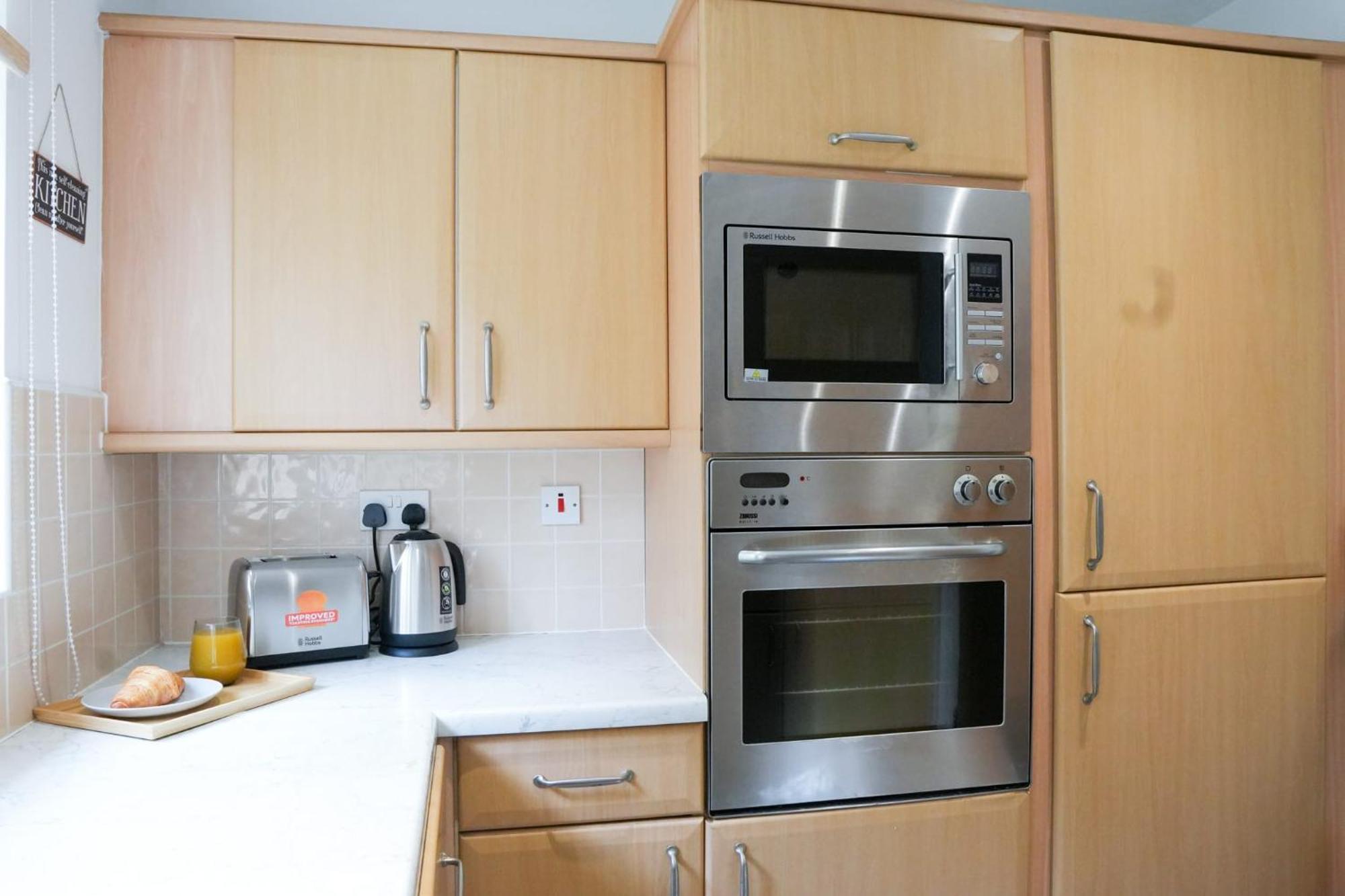 Whole 2-Bed Apartment - Contractors, Professionals, Ulez Free, Free Parking, B'Ham City 10Mins Birmingham Luaran gambar