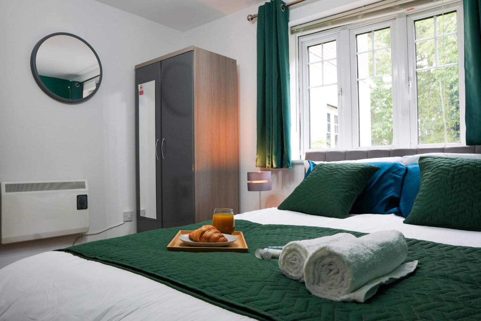 Whole 2-Bed Apartment - Contractors, Professionals, Ulez Free, Free Parking, B'Ham City 10Mins Birmingham Luaran gambar